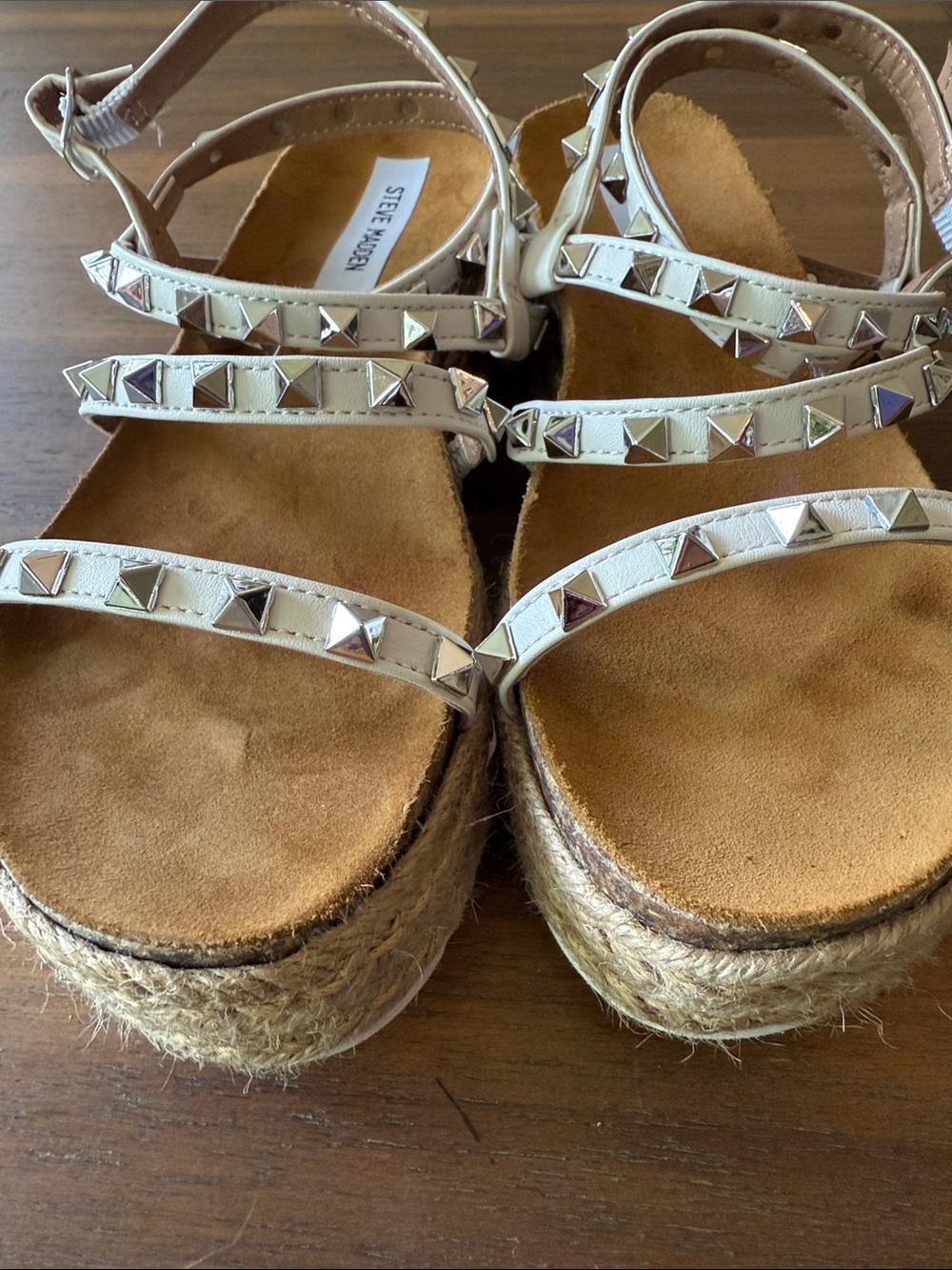 Steve Madden Gold Studded Platform Sandals Size 8.5 - Picture 9 of 10